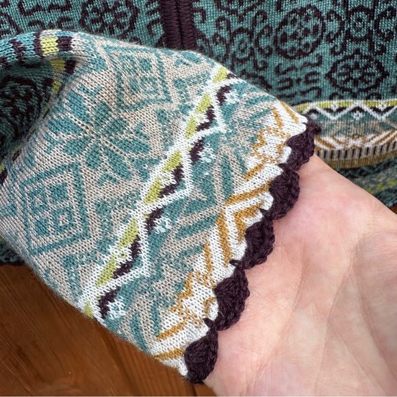 Icelandic Design cardigan jacket - Picture 4 of 8